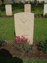 Cairo War Memorial Cemetery - Watford, H J