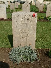 Cairo War Memorial Cemetery - Young, James