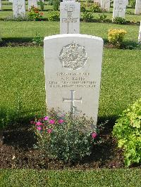 Heliopolis War Cemetery - Bates, Francis Robert