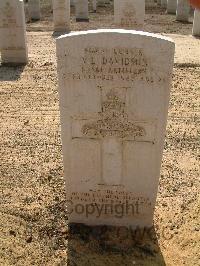 Heliopolis War Cemetery - Davidson, Victor Leonard