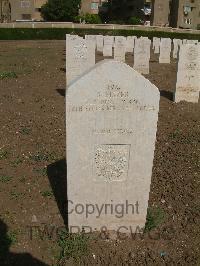 Heliopolis War Cemetery - Fiszer, S