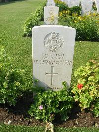 Heliopolis War Cemetery - Heaton, Frederick William