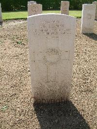 Heliopolis War Cemetery - Hibberd, Robert Douglas