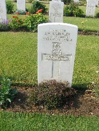 Heliopolis War Cemetery - Hilderley, James William