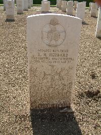 Heliopolis War Cemetery - Hubbard, Roy Neilson