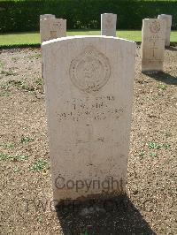 Heliopolis War Cemetery - King, Thomas William