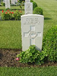 Heliopolis War Cemetery - Lee, George Lacey