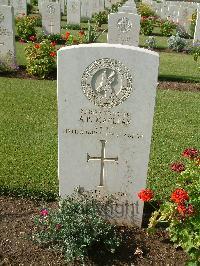 Heliopolis War Cemetery - MacLean, Allan P.