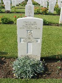 Heliopolis War Cemetery - Matthews, Leonard