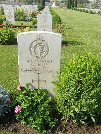 Heliopolis War Cemetery - Mills, Reginald Charles