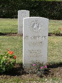 Heliopolis War Cemetery - Naidoo, Ruthram