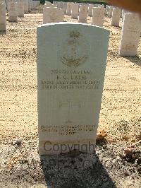 Heliopolis War Cemetery - Oates, Ewart George