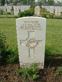 Heliopolis War Cemetery - Robinson, Alan James