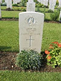 Heliopolis War Cemetery - Ross, James