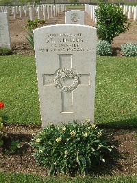 Heliopolis War Cemetery - Schollum, Donald Thomas