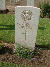 Heliopolis War Cemetery - Sinnett-Smith, William Richard