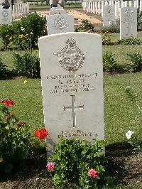 Heliopolis War Cemetery - Taylor, Harry