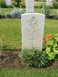 Heliopolis War Cemetery - Tilley, Dennis Kaysbrook