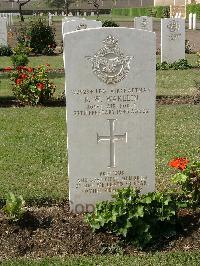 Heliopolis War Cemetery - Wakelin, Bernard William