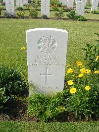 Heliopolis War Cemetery - Walters, John James Leonard