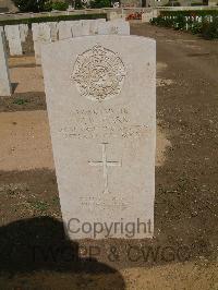 Heliopolis War Cemetery - Warr, William Robert