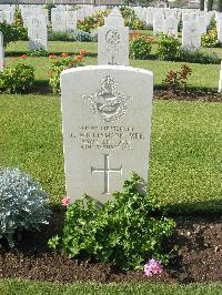 Heliopolis War Cemetery - Williamson, Richard