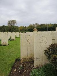 Doullens Communal Cemetery Extension No.1 - Aston, Harry