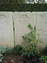 Doullens Communal Cemetery Extension No.1 - Austin, Francis Edward