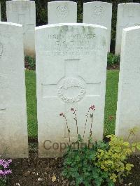 Doullens Communal Cemetery Extension No.1 - Burn, Gordon Stanley