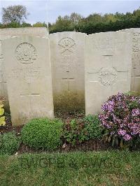 Doullens Communal Cemetery Extension No.1 - Barlow, Thomas