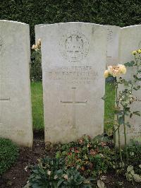 Doullens Communal Cemetery Extension No.1 - Battershall, D W