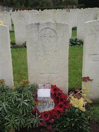 Doullens Communal Cemetery Extension No.1 - Beattie, A