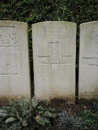 Doullens Communal Cemetery Extension No.1 - Bennett, Albert Edward