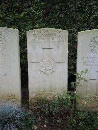 Doullens Communal Cemetery Extension No.1 - Bills, William