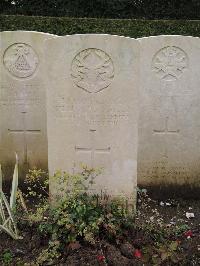 Doullens Communal Cemetery Extension No.1 - Blomfield, William