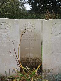 Doullens Communal Cemetery Extension No.1 - Blount, Frank