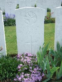 Doullens Communal Cemetery Extension No.1 - Carter, Llewelyn James