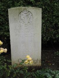 Doullens Communal Cemetery Extension No.1 - Cabrey, W J