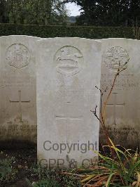 Doullens Communal Cemetery Extension No.1 - Camp, J W