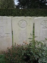 Doullens Communal Cemetery Extension No.1 - Canner, C