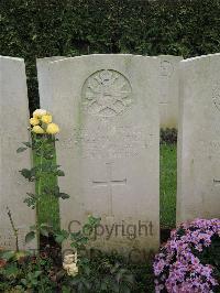 Doullens Communal Cemetery Extension No.1 - Carratt, Fredrick