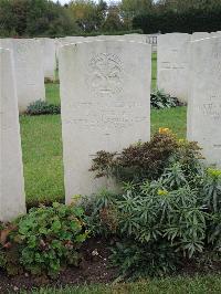 Doullens Communal Cemetery Extension No.1 - Corns, R