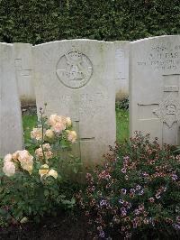 Doullens Communal Cemetery Extension No.1 - Crowe, W