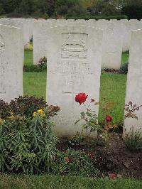 Doullens Communal Cemetery Extension No.1 - Cure, Vincent