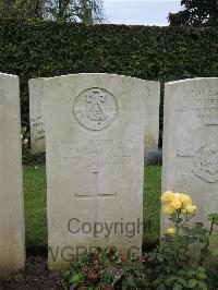 Doullens Communal Cemetery Extension No.1 - Dakin, John