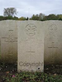 Doullens Communal Cemetery Extension No.1 - Dawson, Jonathan