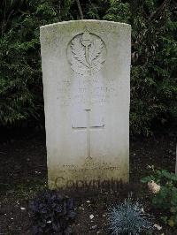 Doullens Communal Cemetery Extension No.1 - Deeks, Walter