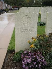 Doullens Communal Cemetery Extension No.1 - Devine, Noah