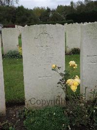 Doullens Communal Cemetery Extension No.1 - Dinnie, G