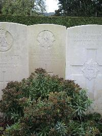 Doullens Communal Cemetery Extension No.1 - Easson, Thompson